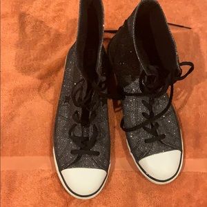 Girls Converse size 7